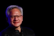 梦见抓虾英伟达黄仁勋：编程人工智能如今就像训练一个人