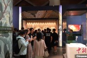 梦见抓虾百年典藏首渡重洋 124套英国工艺美术运动珍品亮相天津